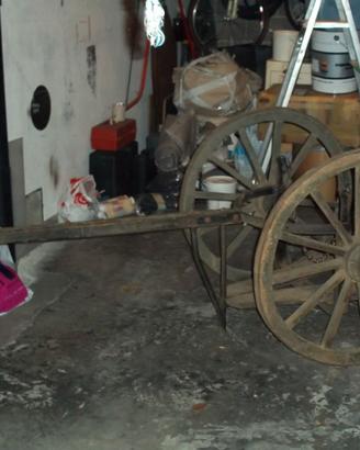 CARRETTO IN LEGNO IDEALE COME FIORIERA