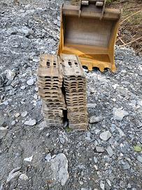 pattini/suole per escavatore Hidromek 230