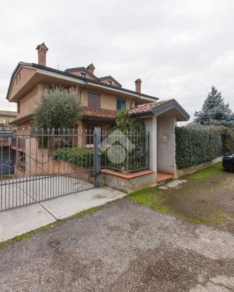 PORZIONE DI BIFAMILIARE A LAINATE