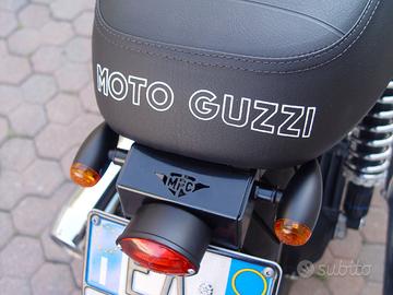 Kit porta targa per V7 750