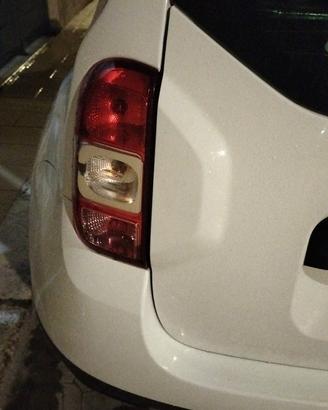 fanale posteriore Sx  dacia daster anno 2014