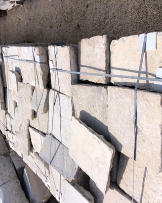 Pavimentare con basoli di recupero