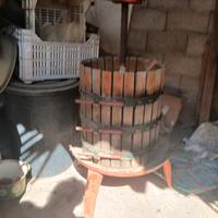 PRESSA PER UVA USATA