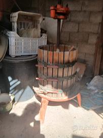 PRESSA PER UVA USATA