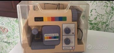 Macchina da cucire vintage per ragazzine