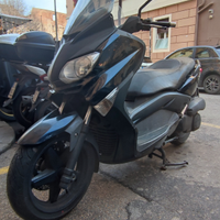 YAMAHA XMAX 250 REVISIONATO pronto all' uso