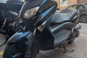 YAMAHA XMAX 250 REVISIONATO pronto all' uso