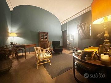 Ufficio centralissimo in palazzo d'epoca