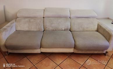 Divano 3 posti con 1 zona relax