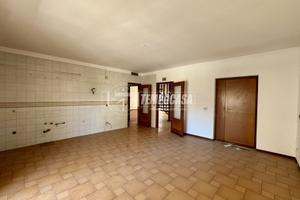 Appartamento a Caserta 5 locali