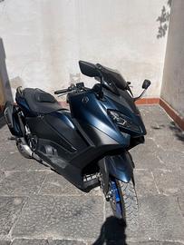 Yamaha Tmax 560