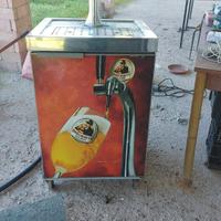 Spillatore mobile birra Moretti.