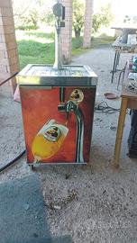 Spillatore mobile birra Moretti.