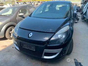 RENAULT SCENIC XMOD 1.9D - ANNO 2010 - PER RICAMBI