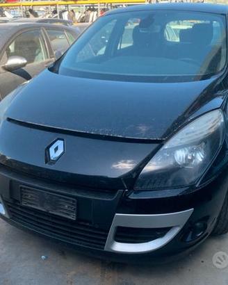 RENAULT SCENIC XMOD 1.9D - ANNO 2010 - PER RICAMBI