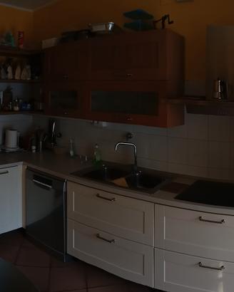 cucina completa di elettrodomestici 