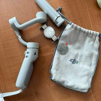 DJI OM 5 stabilizzatore a tre assi