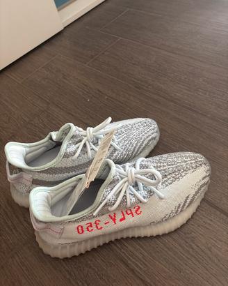 yeezy 350 v2