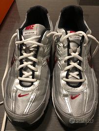 Nike initiator argento