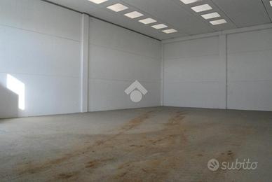 CAPANNONE A MARTINENGO