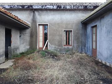MILO- Palazzetto con terrazza e giardino C1/1244