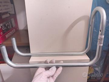 Gancio da muro doppio portaoggetti