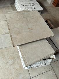 Piastrelle gres porcellanato e rivestimento muro