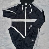 Tuta Nike Acetata Nera e Bianca Y2K