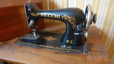 macchina da cucire Necchi con mobiletto