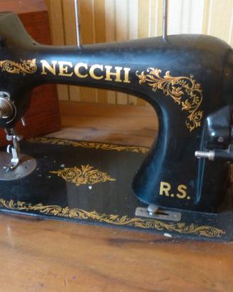 macchina da cucire Necchi con mobiletto