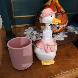 2 dosatori sapone con porta spazzolini 