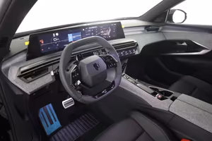 PEUGEOT 5008 3ª serie 5008 Hybrid 145 e-DCS6 GT