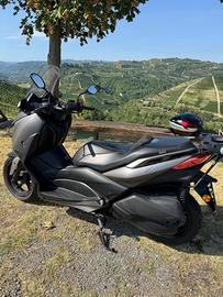 XMAX 300