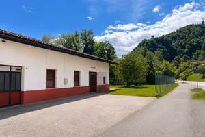 Locale uso magazzino/deposito con ingresso privato