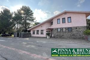 Ghilarza - locale commeciale