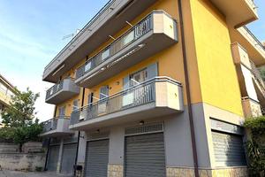 4 LOCALI A SANTA LUCIA DI SERINO