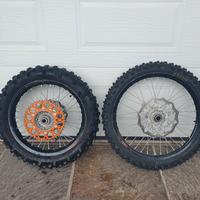 Cerchi excel takasago posteriore 18 + anteriore 21