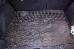 Tappetini gomma e vasca baule bagagliaio Ford Kuga