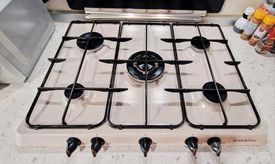 Piano cottura a  Gas Hotpoint  Ariston