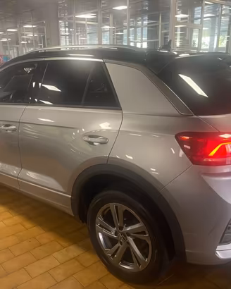 VOLKSWAGEN T-Roc 1.0 TSI R-Line LED VIDEO C/GRIM