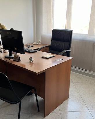 Scrivania da ufficio con annessa Cassettiera