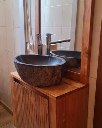 Mobile bagno con lavandino in pietra
