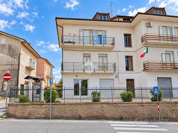 4 LOCALI A MONTE URANO