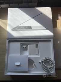 Macbook pro 13” touchbar 2016 16gb ram 512gb ssd