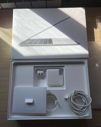 Macbook pro 13” touchbar 2016 16gb ram 512gb ssd