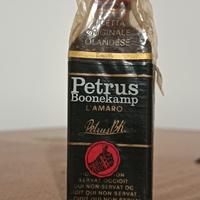 Mignon Petrus con pugno