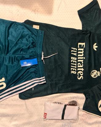 Completo Real Madrid MBAPPÉ #10 Third Kit