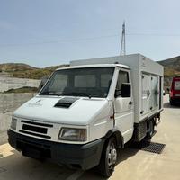 IVECO 30E8 - Autoveicolo per trasporto isotermico