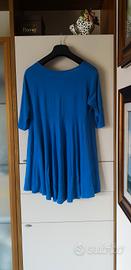 Blusa svasata over blu elettrico 