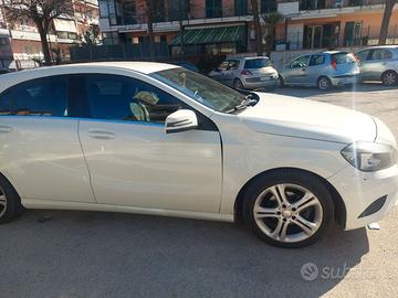 MERCEDES CLASSE A180